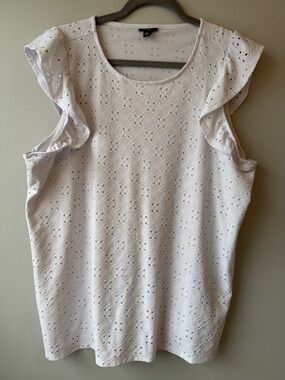 Torrid White Eyelet Ruffle Sleeve Tank Top size 18-20 or 2X.